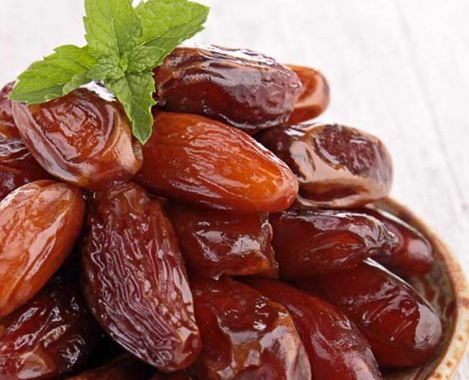 public/product_primary_images/1622135118-2-famous-recipes-made-from-khajoor-or-dates-main.jpg